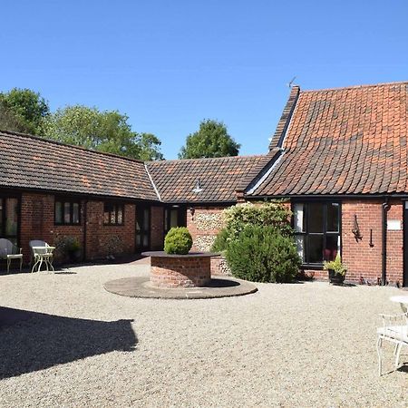At The Farmhouse Hunters Hall Dereham Exterior photo