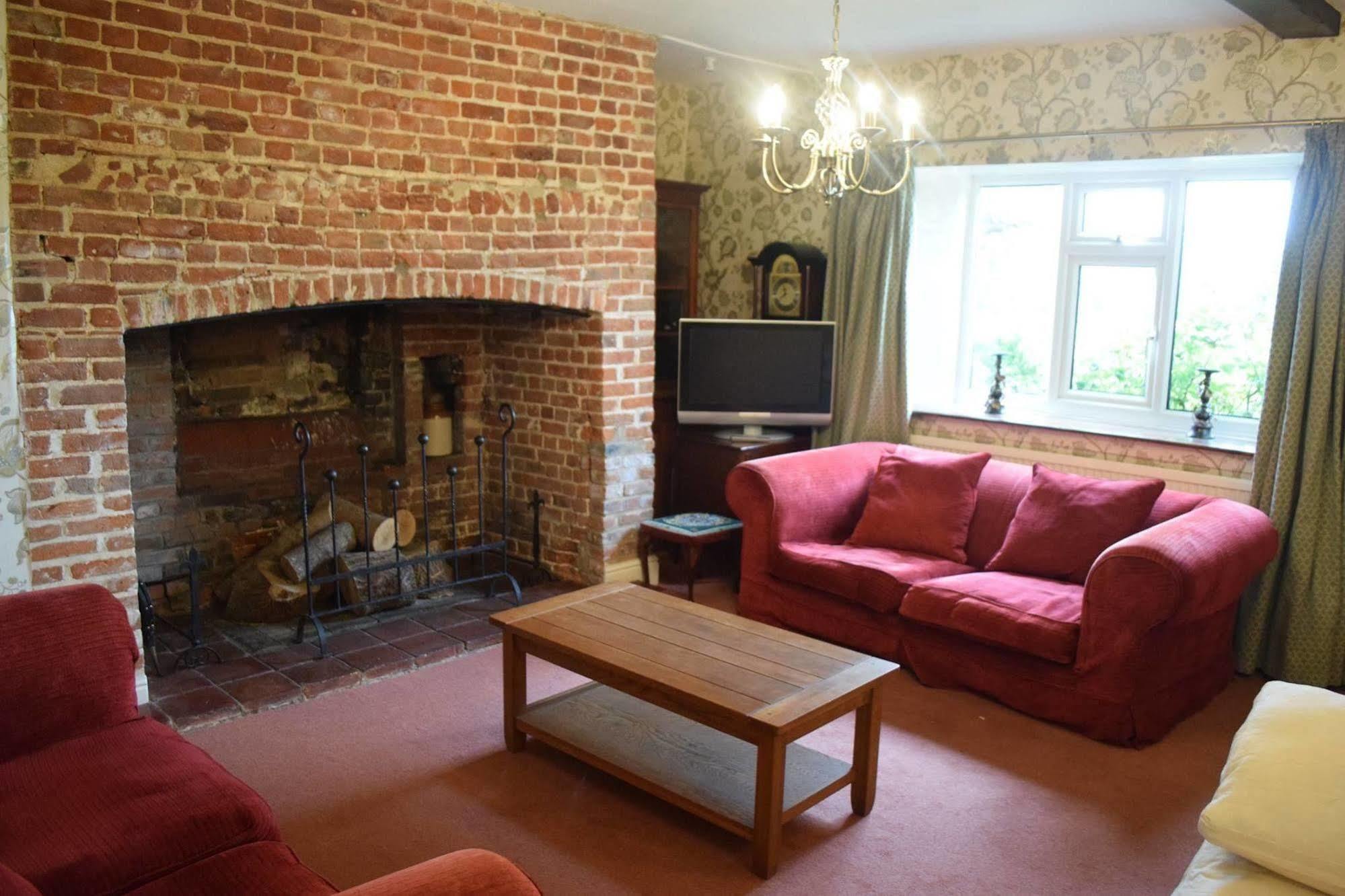 At The Farmhouse Hunters Hall Dereham Exterior photo